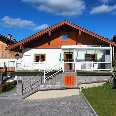 Maximilian Apartment