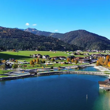 Maximilian Apartment