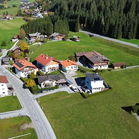 Maximilian Apartment